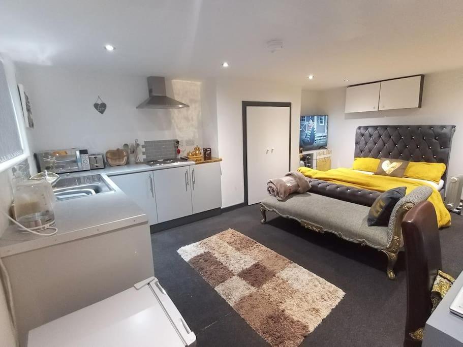 リーズA Cosy Deluxe Size Studio With Queen Size And Sofa Bedアパートメント エクステリア 写真