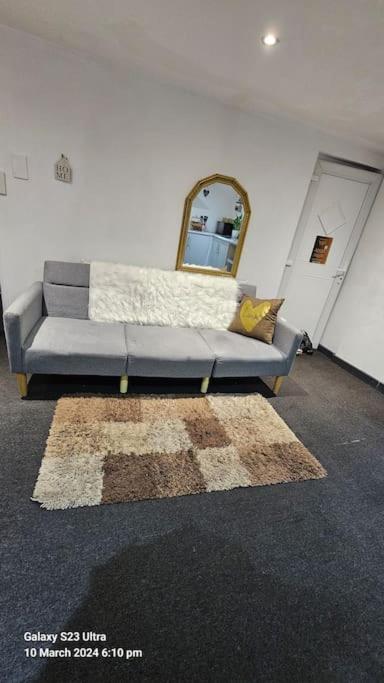 リーズA Cosy Deluxe Size Studio With Queen Size And Sofa Bedアパートメント エクステリア 写真