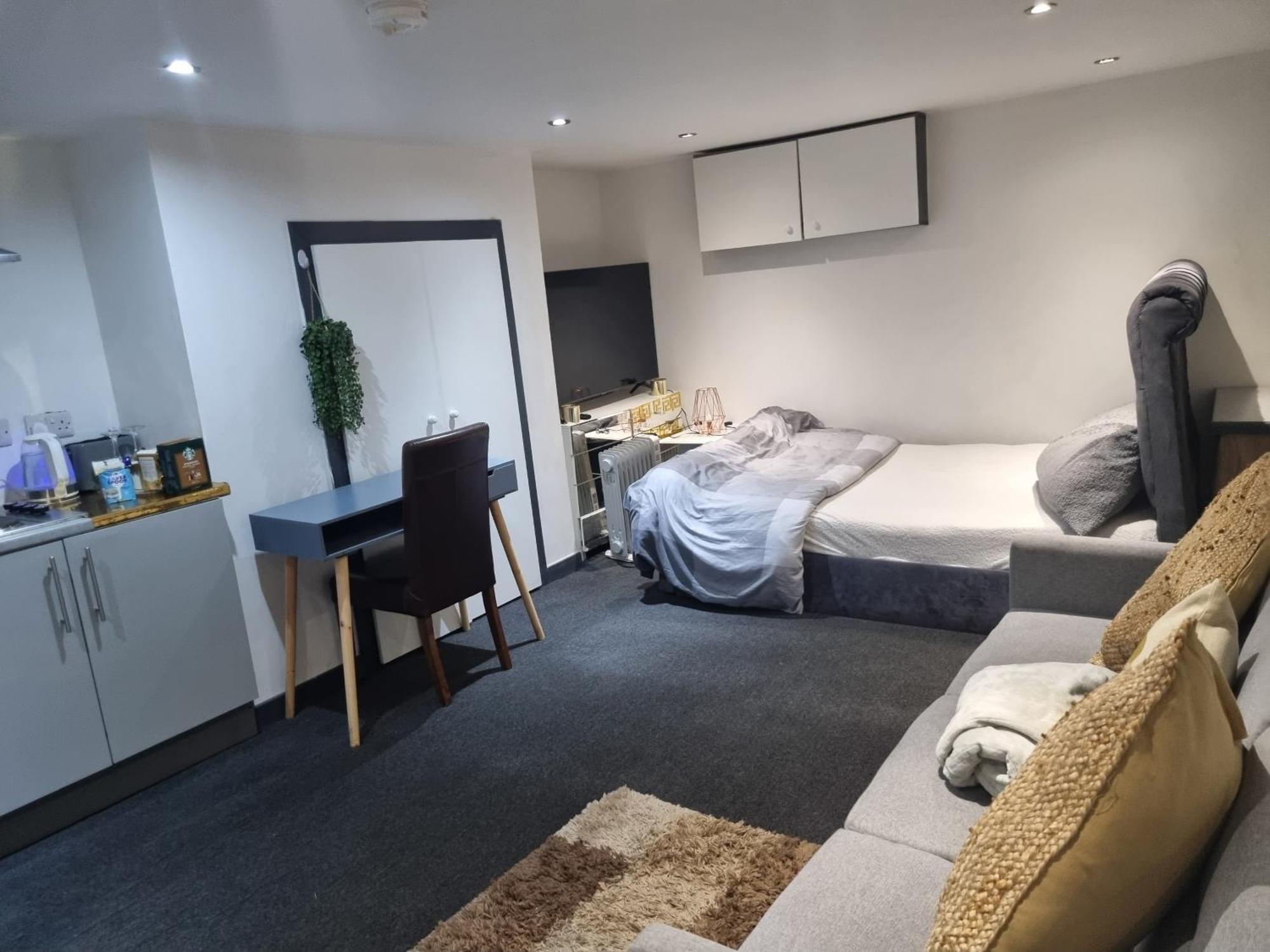 リーズA Cosy Deluxe Size Studio With Queen Size And Sofa Bedアパートメント エクステリア 写真